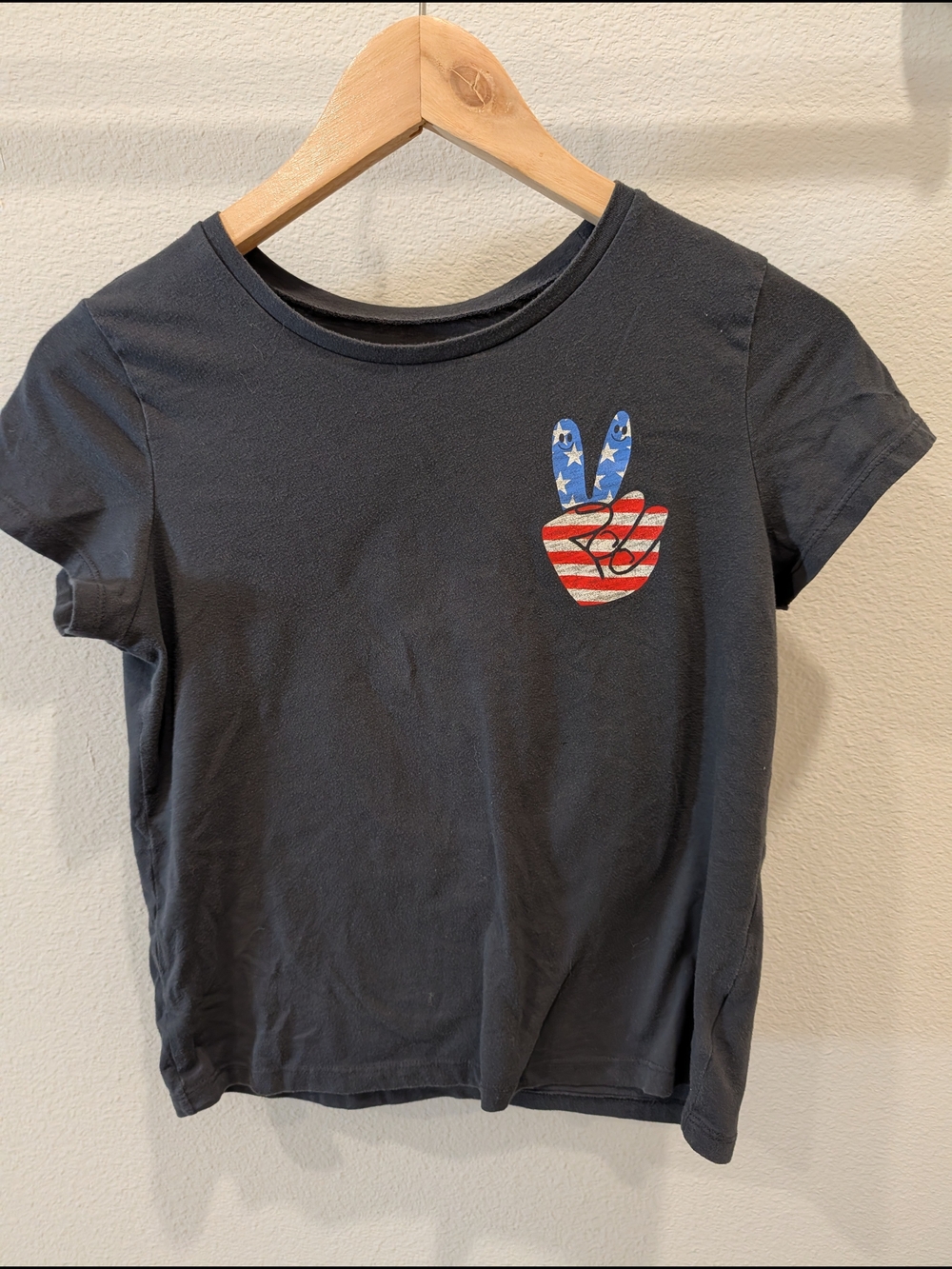 Old Navy Black Kids Short Sleeve Tee with American Flag Peace Hand